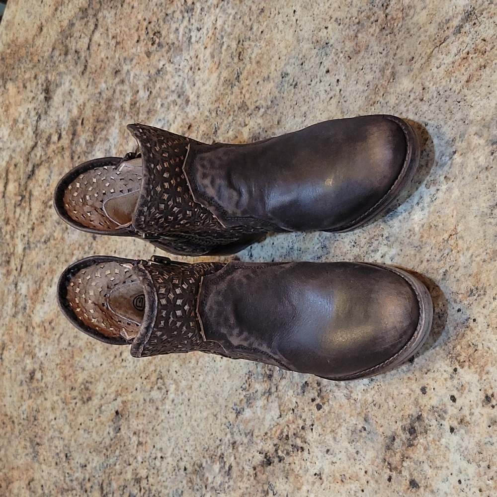 Circle g boots